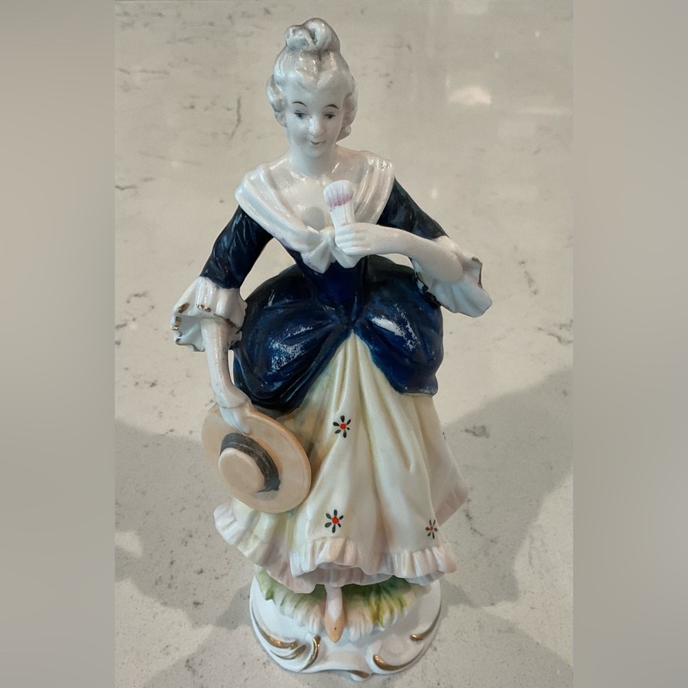 VGT. Porcelain Lady Figurine T-1808 Beautiful Piece Blue on dress shows age